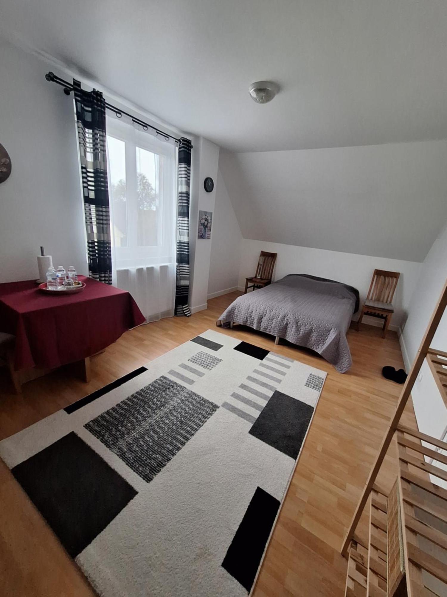 Chambres Et Table D'Hotes - Chez Paul Et Emilia Villers-Cotterêts Zewnętrze zdjęcie